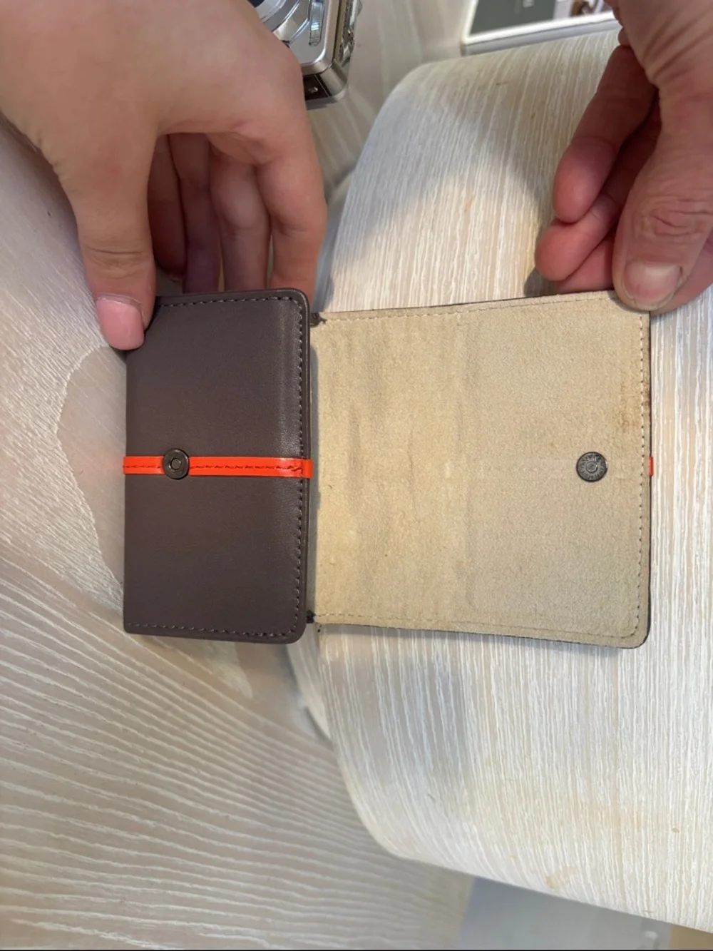 Sony Compact Point-and-Shoot Camera in Silver - Picture 10 of 14